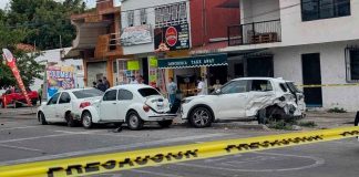 Un adolescente muerto y tres jóvenes heridas saldo de brutal accidente, en la avenida Latinoamericana de Uruapan