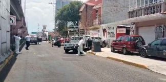 #VIDEO | Balean a un hombre a bordo de una camioneta en el libramiento de Morelia, a la altura de Lago 2