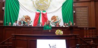 Congreso del Estado impone Condecoración Melchor Ocampo al Colegio de Notarios de Michoacán