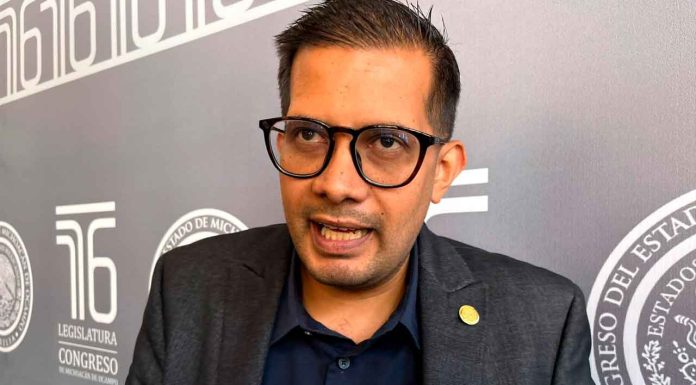 Tras asesinato de trabajadora del Ayuntamiento de Uruapan, funcionarios estarían portando armas