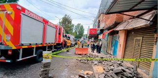 #VIDEO | Mujeres resultan lesionadas tras caída de cornisa