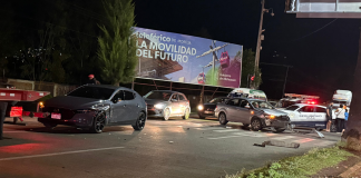 Se registra choque entre 2 autos en el Libramiento Poniente de Morelia