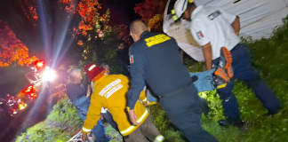 Se registra volcadura vehicular en la Morelia-Quiroga; hay 5 heridos leves