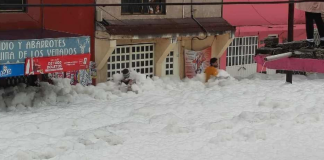 Habitantes de Naucalpan siguen presentando infecciones tras exposición a espuma del Río Verde
