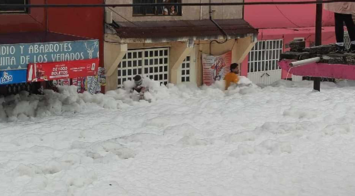 Habitantes de Naucalpan siguen presentando infecciones tras exposición a espuma del Río Verde