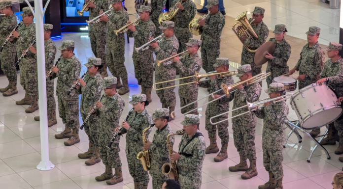 #Galería | Banda de Música de la XII Región Militar sorprende a morelianos con flashmob musical