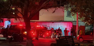 Vehículo atropella a 3 personas en Villas del Pedregal