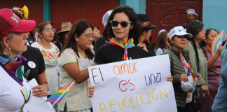 Paracho se pinta color arcoíris con la Cuarta Marcha del Orgullo P’urhépecha