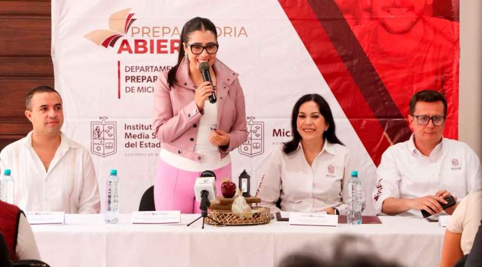 Presenta Yohana Mendoza preparatoria abierta en Ario, una promesa más cumplida por la educación