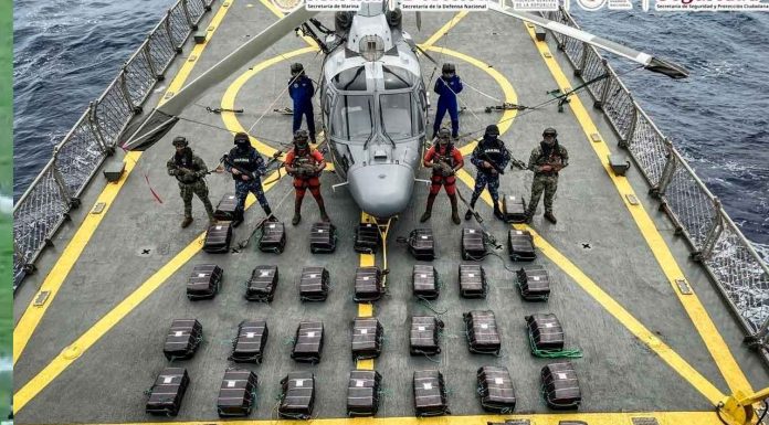 #VIDEO | En un operativo en la mar, se aseguró más de una tonelada de cocaína frente a las costas de Guerrero
