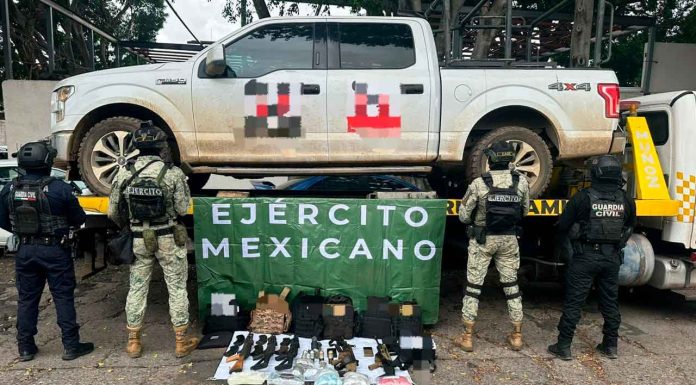 Asegurados en Zitácuaro 10 vehículos, 4 granadas, armas y drogas: SSP