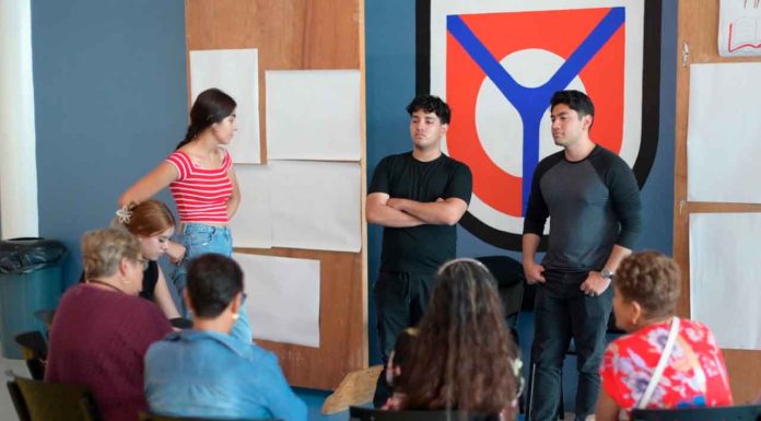 Fomentan convivencia intergeneracional entre adultos mayores del DIF Zamora y estudiantes de la UNIVA