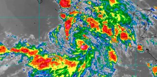 Flossie se fortalece a huracán categoría 1