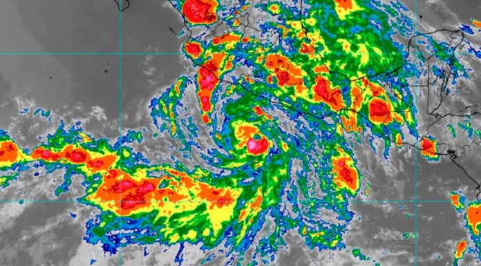 Flossie se fortalece a huracán categoría 1