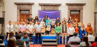 Secum entrega 100 guitarras a Sahuayo para conformar Orquesta Municipal