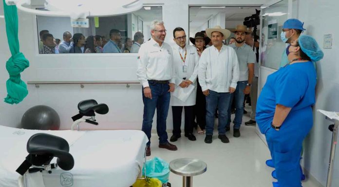 Se consolidan servicios de salud para Uruapan; recorre Bedolla hospital del IMSS