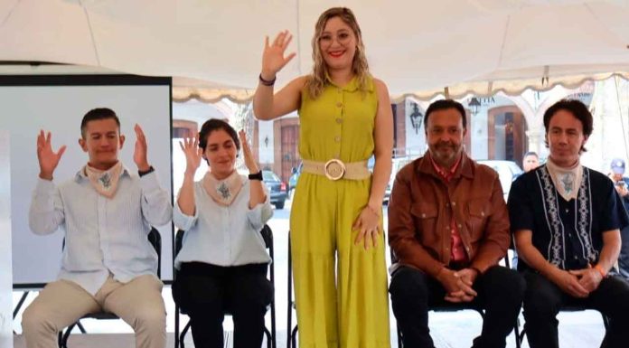 Julio Arreola y su esposa Andrea Rodríguez encabezan el Segundo Encuentro de Lengua de Señas Mexicanas en Pátzcuaro