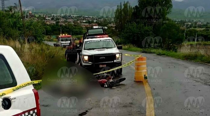 Joven muere al accidentarse a bordo de su motocicleta, en Tlazazalca