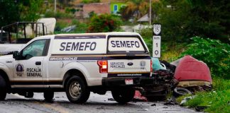#Video | Policía de Investigación muere en choque de auto contra grúa, en la carretera Zamora -La Barca