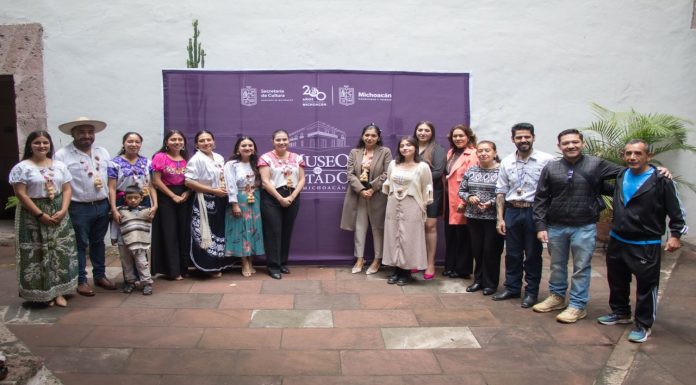 Secum inaugura muestra de indumentaria tradicional de Nuevo Parangaricutiro
