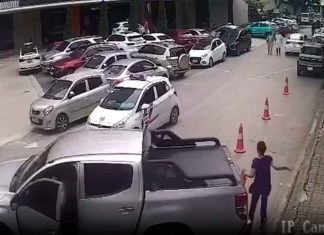 #VIDEO || Mujer atropellada en Filipinas tras accidente vehicular al intentar estacionar