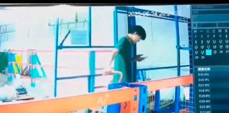 #VIDEO | Hombre cae al hueco de un ascensor por distraerse con el celular