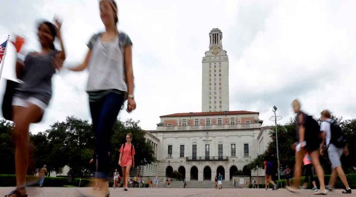 Fin del ‘Texas Dream Act’: Juez federal cierra la puerta a ayudas universitarias para estudiantes indocumentados