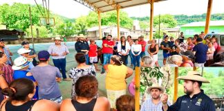 Octavio Ocampo participa en jornada de apoyo a población de Tuzantla