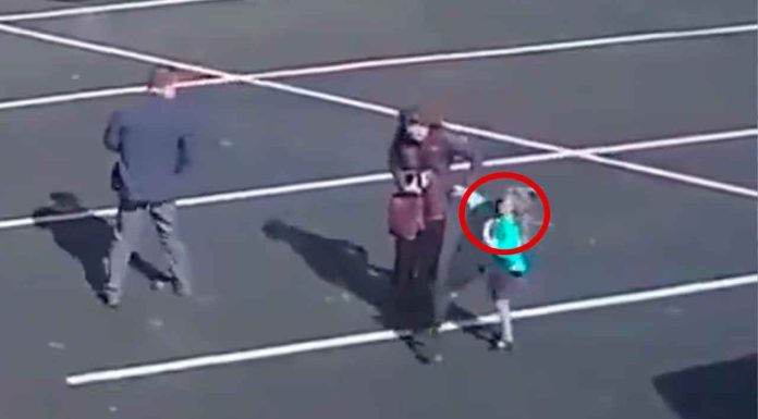 #Video | Pitbull ataca a menor y es acuchillado para liberarla