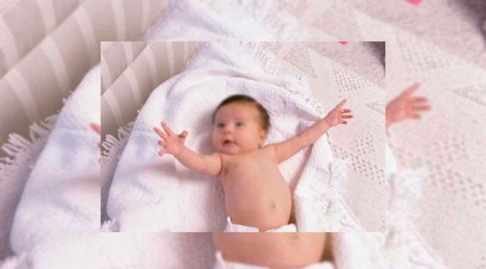 #VIDEO || Así se evalúa uno de los reflejos más importantes en los primeros días de vida