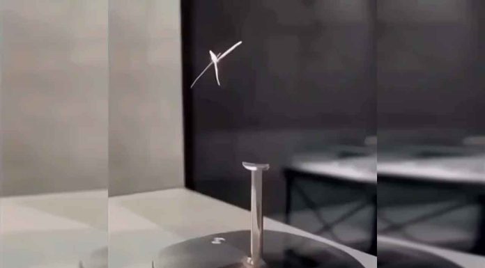 #VIDEO || Increíble Reloj recubierto de vantablack