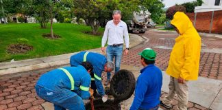 Realiza SAPAZ limpieza intensiva de drenajes en Hacienda del Valle tras lluvias