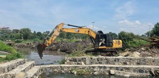 Con retiro de azolve del lago de Pátzcuaro se consolidan acciones para su rescate: SCOP