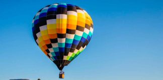 Mujer embarazada muere tras caída de globo aerostático con permisos irregulares