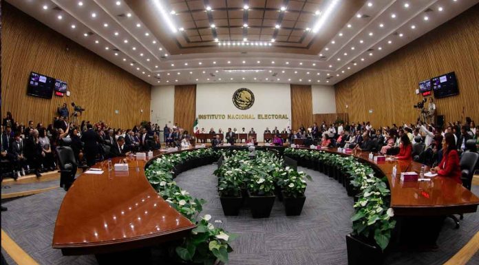 Entrega INE constancias de mayoría a Ministras y Ministros que integrarán la Suprema Corte de Justicia de la Nación