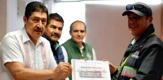 Correos de México e INEA rinden homenaje al personal educativo con la Cancelación de la Estampilla “Día de la Maestra y el Maestro”