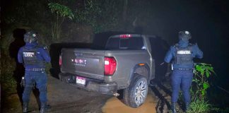 Recuperan camioneta robada tras persecución en Caltzontzin; responsables lograron escapar