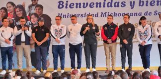 Seamos una familia nicolaita, invita Yarabí Ávila a padres y madres de aspirantes a ingresar a la UMSNH