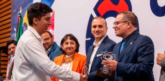 Estudiantes nicolaitas reciben el Reconocimiento al Mérito Académico Industrial