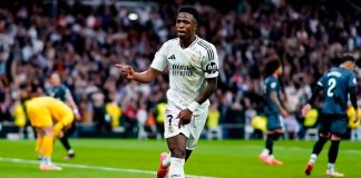 Condenan a cuatro multas por colgar muñeco de Vinicius en Madrid