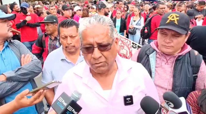 Más de 15 mil docentes marchan en la capital Michoacana: Poder de Base