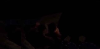 #VIDEO || Niñas abandonadas bajo la lluvia suplican entrar a casa en Veracruz