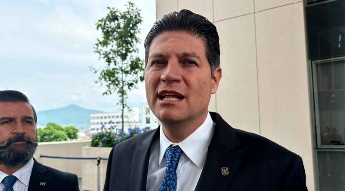 Espero que Carin León cumpla y no cante música que haga apología del delito en nuestro estado: Alfonso Martínez