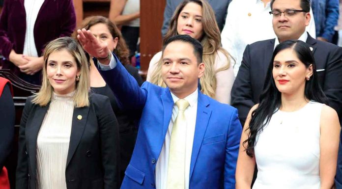 Abraham Alí Cruz protesta como titular del Órgano Interno de Control del IEM