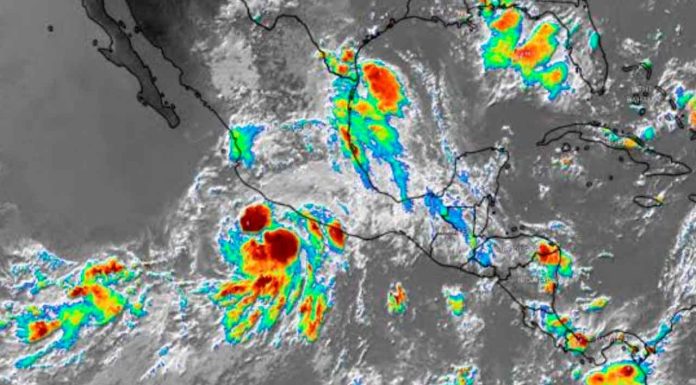 Flossie se desplaza hacia el noroeste, alejándose paulatinamente de las costas del occidente de México