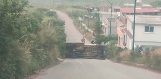 #VIDEO| Vuelca camioneta en el camino Villas Oriente-Ciudad Industrial, en Morelia