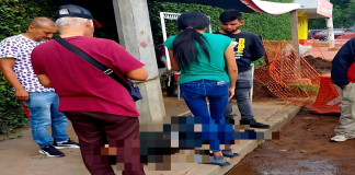 Embiste a motociclista y se da a la fuga, en la colonia Ejército Mexicano