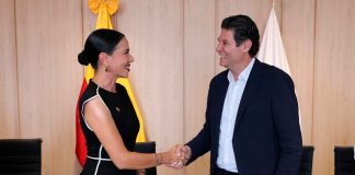 Celebra Alfonso Martínez nuevo vuelo Morelia-Ixtapa