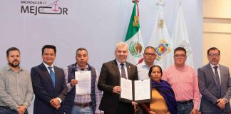 Firma Bedolla y Concejo Mayor de Cherán convenio para reforzar ronda comunitaria