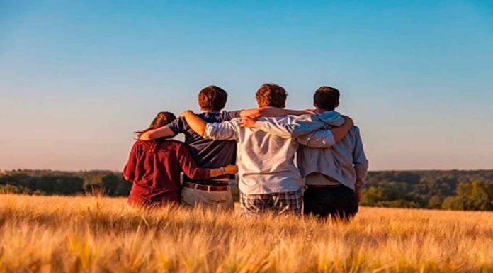 #VIDEO || Día Mundial del Amigo: recuerdos, juegos y amistades que perduran